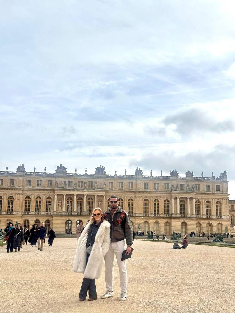 FOTO Pogledajte u čemu se nakon romantičnog vikenda u Parizu s Majom vozio Šime Elez