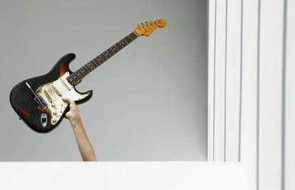 Hendrixova vatrena gitara prodana za 2,5 milijuna kn