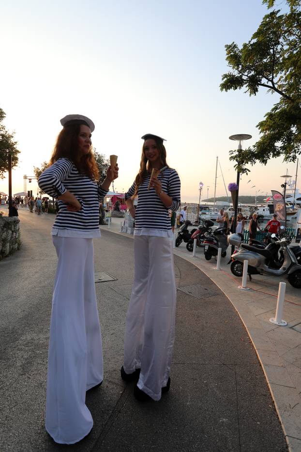 Njivice: Festival sladoleda na rivi