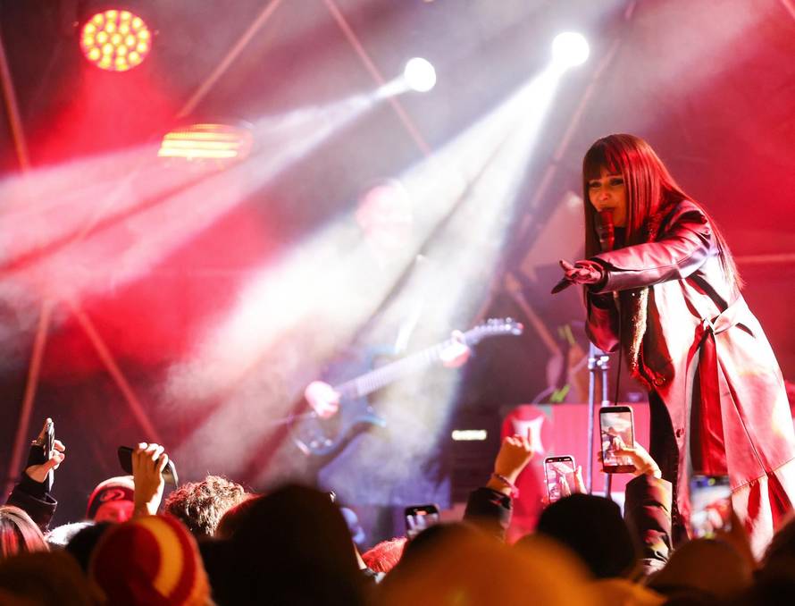 Samobor: Koncertom Vesne Pisarović otvoren je ovogodišnji Advent