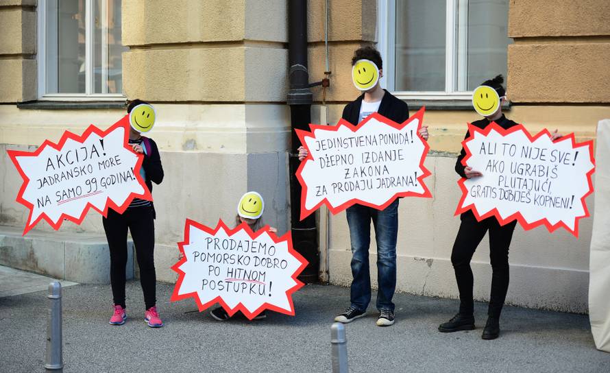 'Prodajemo pomorsko dobro na 99 godina po hitnom postupku'