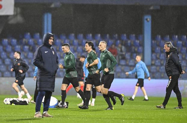 Podgorica: Zagrijavanje igrača prije početka utakmice Crna Gora - Hrvatska