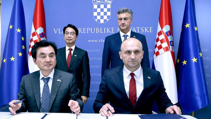 Poslušajte kako ministar Anušić govori engleski: 'Aj em šor'