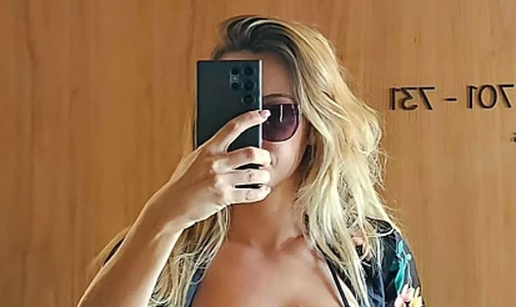FOTO Zgodna Lille se skinula u bikini i pokazala bujne atribute