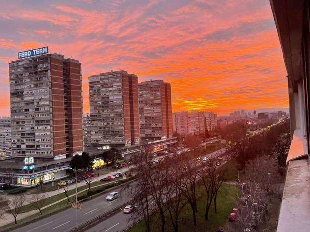 FOTO Prekrasan zalazak Sunca u Zagrebu obojio je nebo u rozo
