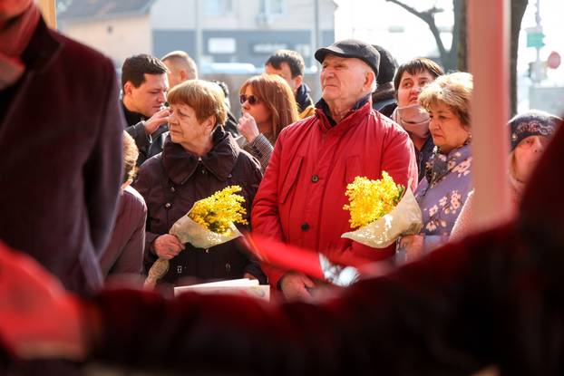 Zagreb: Gradonačelnik Tomislav Tomašević i Luka Korlaet otvorili rekonstruiranu i dograđenu tržnicu Vrapče