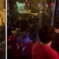 VIDEO Englezi su ispijali pivo u Beogradu, krenuo je kaos. Evo kako je izgledao napad Delija