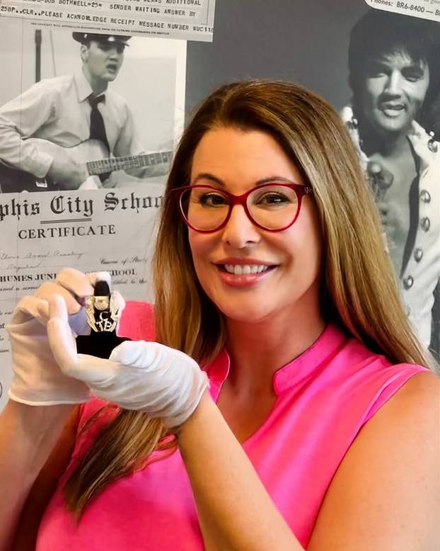 FOTO Bujna i iskusna: S 18 su mi govorili da sam debela, a s 58 godina sam 'bomba'