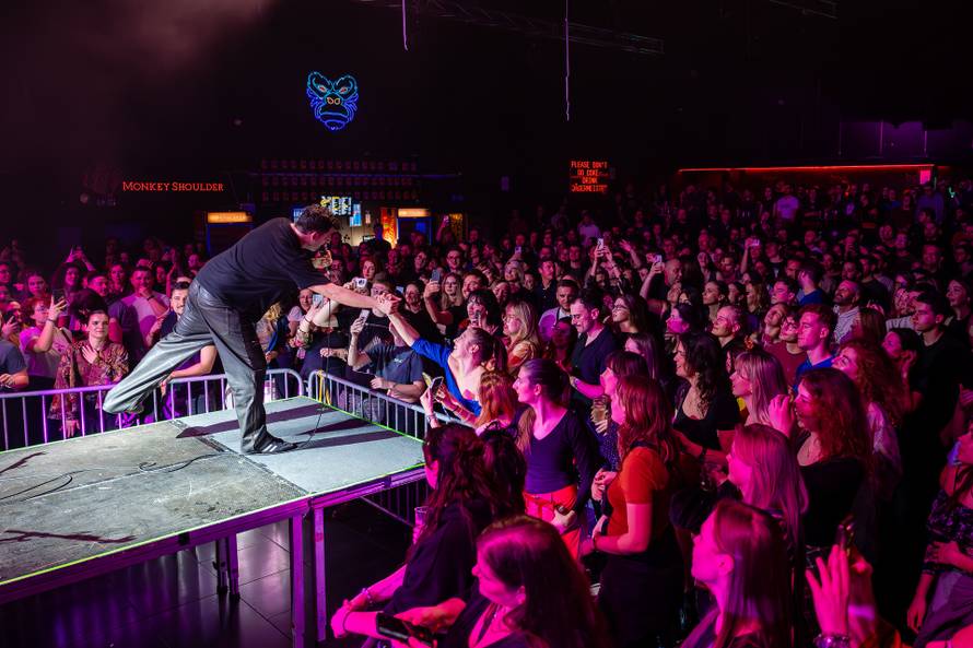 BluVinil svirkom na prepunom koncertu u Zagrebu predstavio album i najavio velike stvari