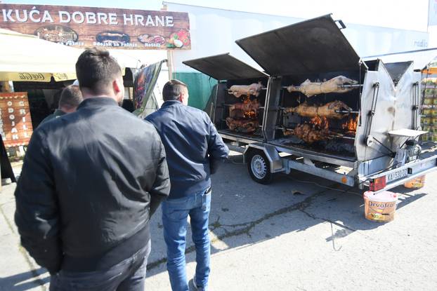 Gudovac: Od gastro ponude, najtra&zcaron;eniji su odojak i janjetina s ra&zcaron;nja
