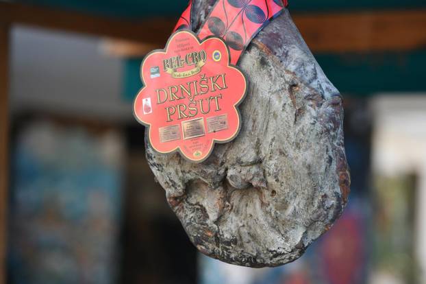 šibenik: Sajam u skolpu 11.Dana hrvatskog pršuta