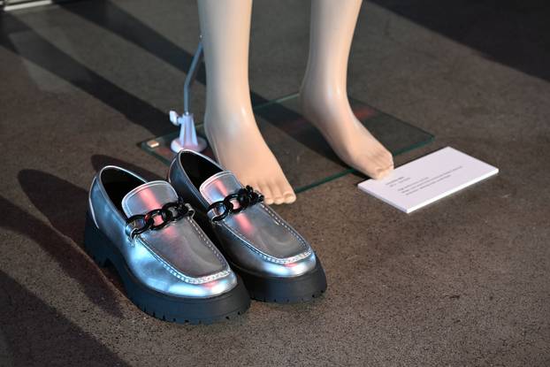 Zagreb: U predvorju MSU-a svečano otvorena izložba "MAMA ŠČ!"