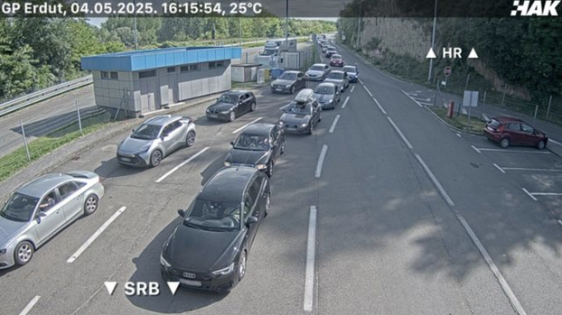 FOTO Kilometarske kolone i zastoji na autocestama. Na granicama višesatna čekanja