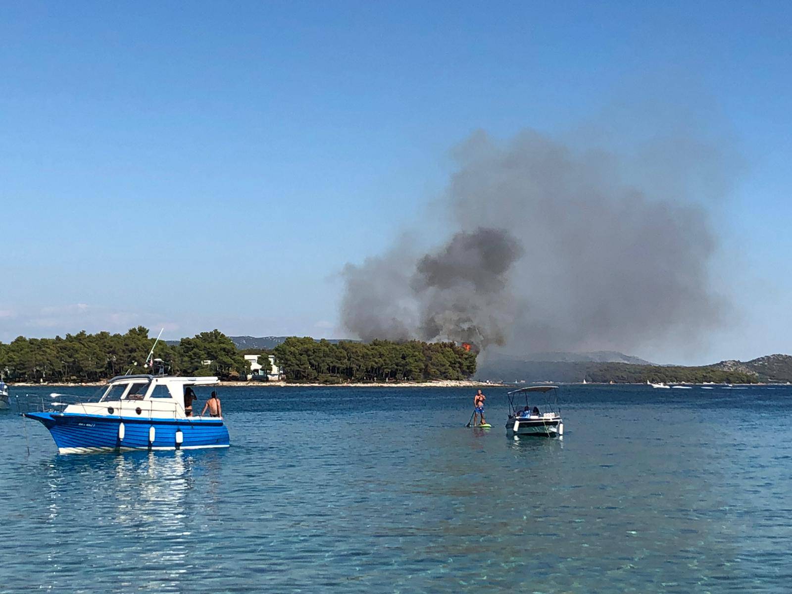 'Kanader nije mogao ispustiti vodu, jer su se ljudi okupili'