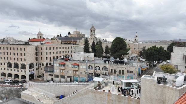 Pope Francis's popemobile set to become health clinic for Gaza children