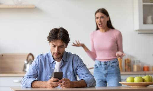 7 ponašanja koja otkrivaju da partner više nije sretan u vezi