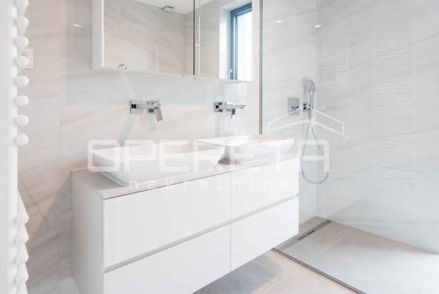 FOTO Stan u srcu Varaždina ima bazen, jacuzzi i saunu! Cijena će mnoge iznenaditi...