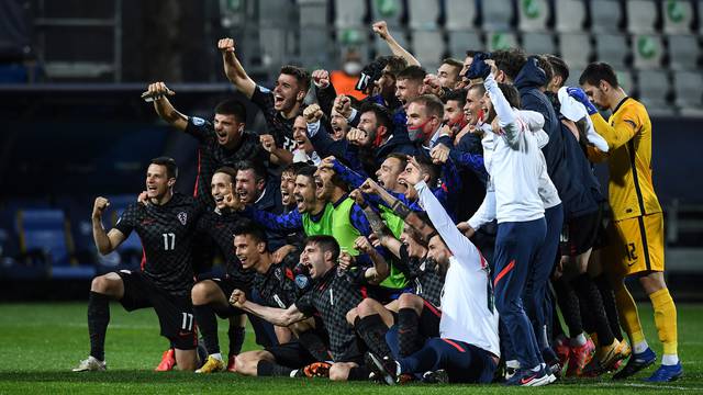 Slavlje hrvatskih igrača nakon ulaska u četvrtfinale Europskog prvenstva