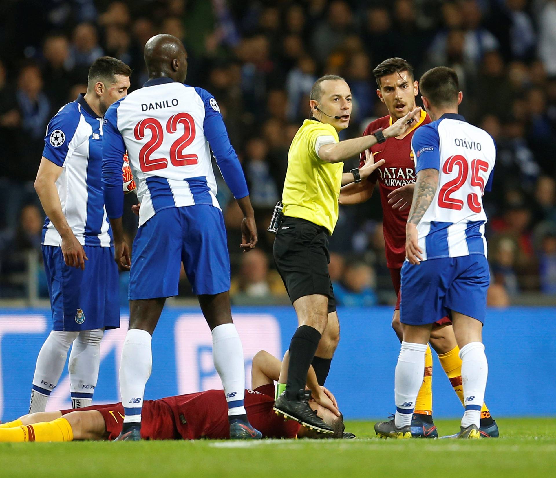 Champions League - Round of 16 Second Leg - FC Porto v AS Roma