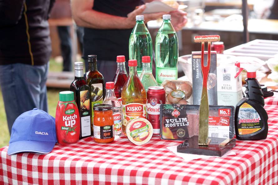 Zlatni ćevap autobusom punim navijača otputovao u Kaštela