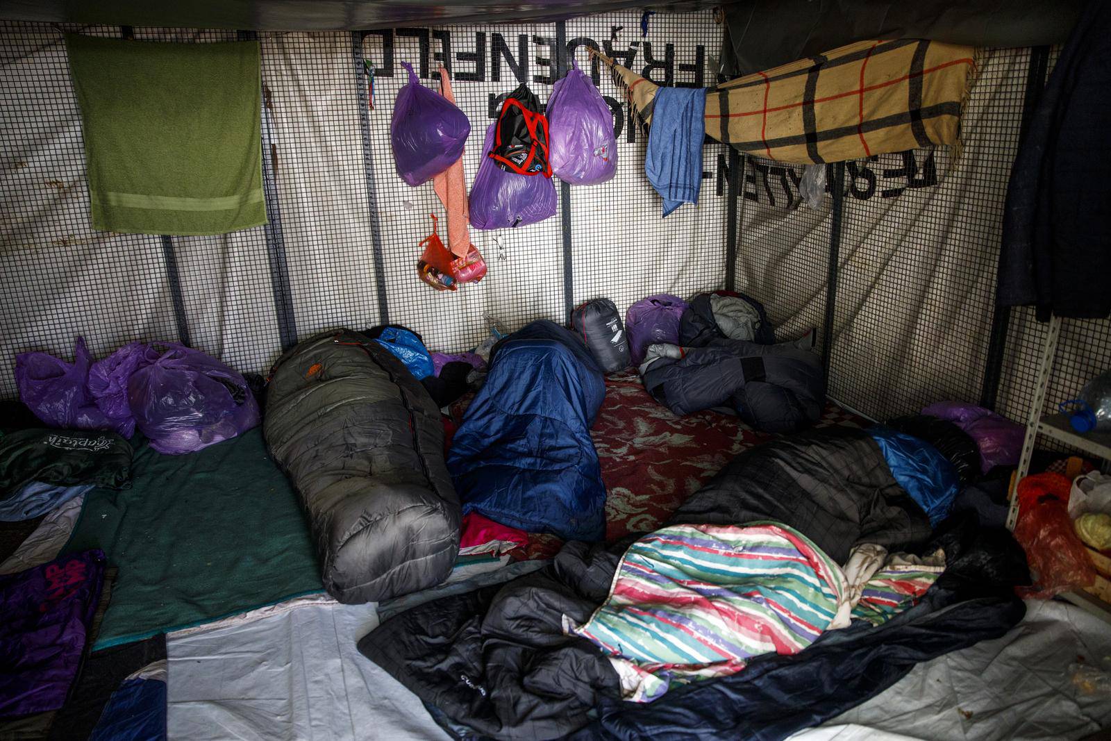 Teška zima u migrantskom kampu Lipa nedaleko od Bihaća