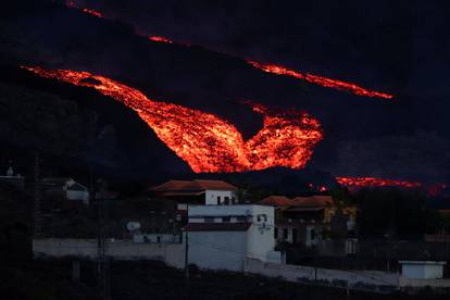 Erupcija vulkana na La Palmi: Zbog pepela su otkazani letovi