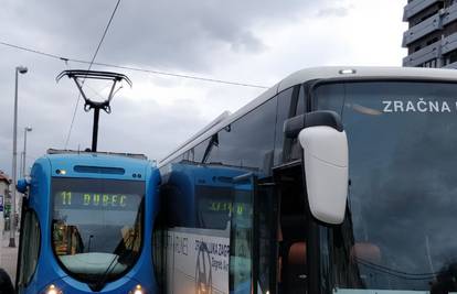 Loše prestrojavanje: Okrznuli se autobus i ZET-ov tramvaj