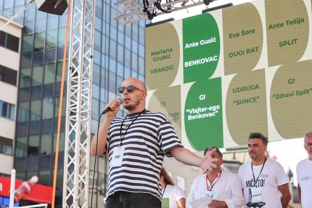 Glavni trg u Zagrebu prepun prosvjednika zbog opasnog otpada u Lici