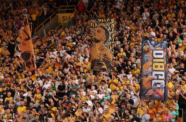 Premier League - Wolverhampton Wanderers v Manchester City