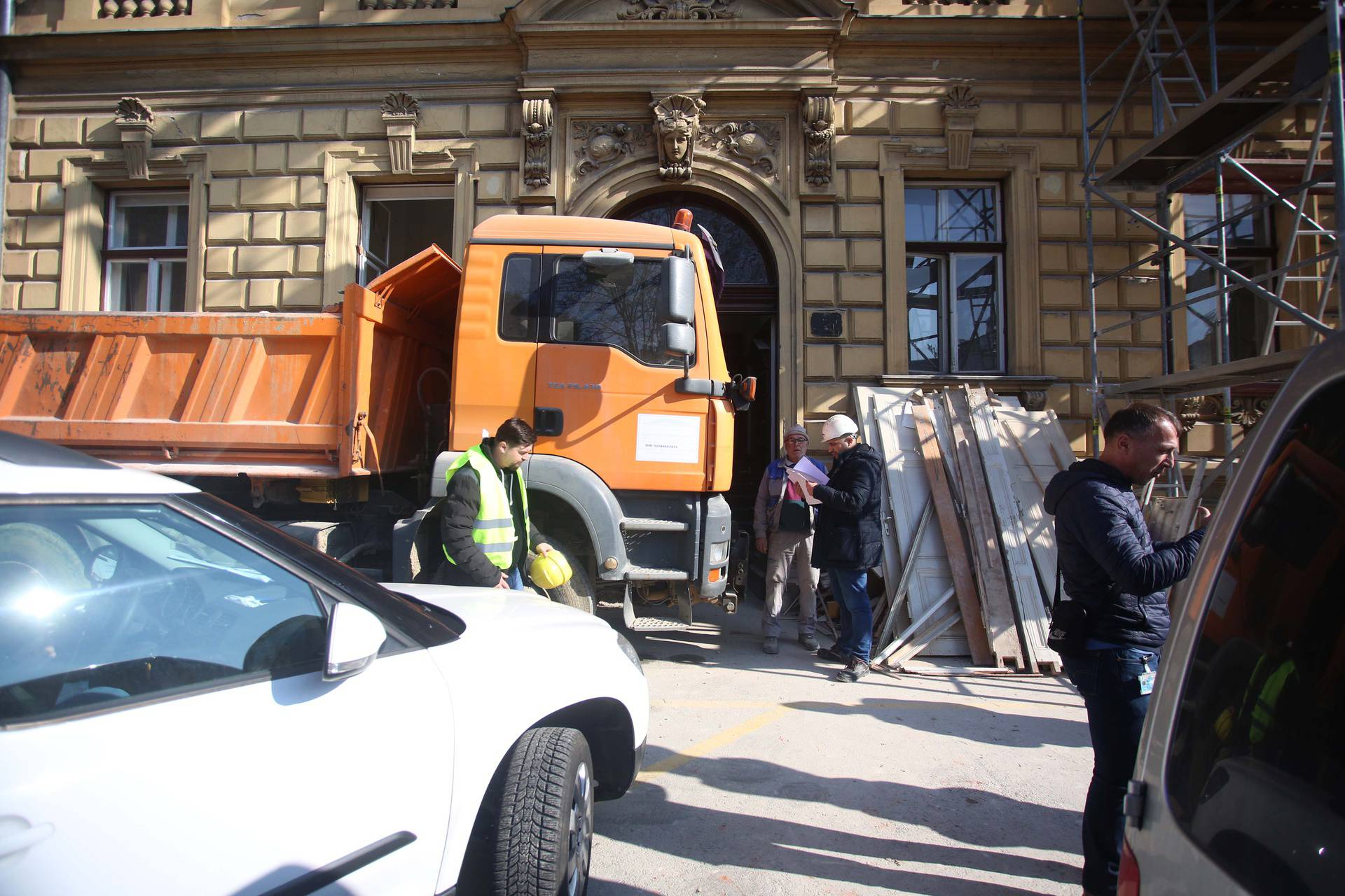 Zagreb: Dio zgrade urušio se tijekom radova, jedna osoba ozlijeđena
