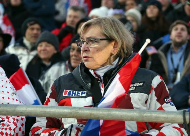 Sljeme: Marica i Elin Kosteli? s djecom bodrile skija&scaron;ice