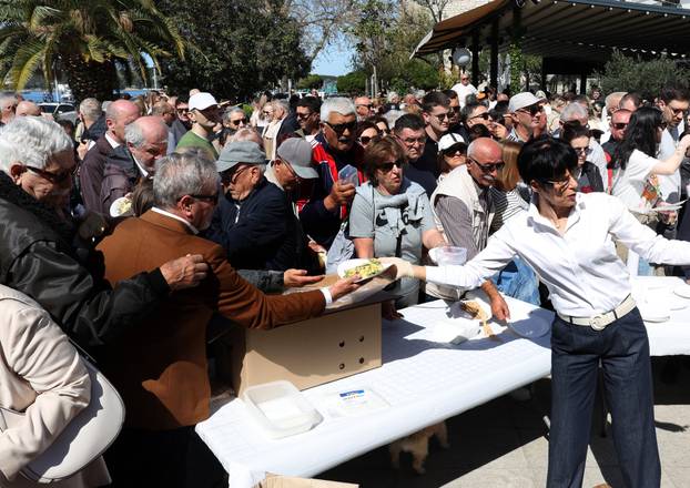 Šibenik: Podjela hrane na uskršnji ponedjeljak
