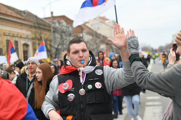 FOTO Ljuti studenti na prosvjedu u Srbiji: 'Svakog se trenutka očekuje da će pasti...'