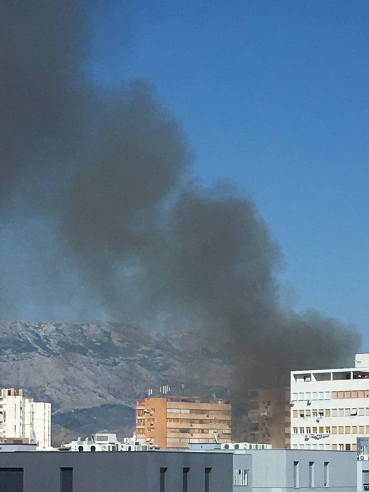 Buknulo je skladište Slobodne Dalmacije: Požar je lokaliziran