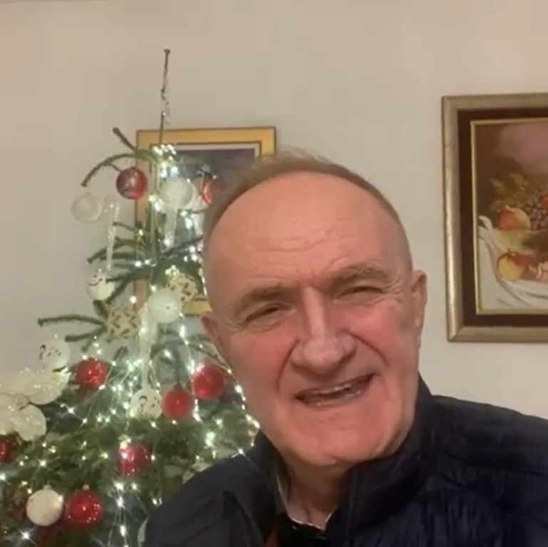 VIDEO Mate Bulić iz obiteljskog doma čestitao Božić: 'Neka nova godina bude sretna i zdrava...'