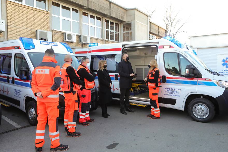 Osijek: Sedam novih sanitetskih vozila uručeno hitnoj medicini