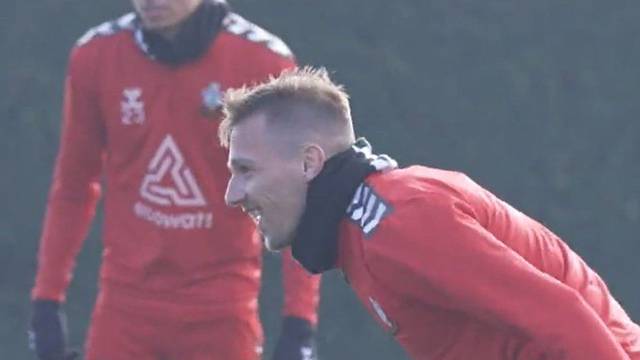 VIDEO Navijači Southamptona primijetili promjenu kod Oršića