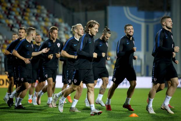 Rijeka: Trening reprezentativaca na popunjenom stadionu uoÄi utakmice s Engleskom