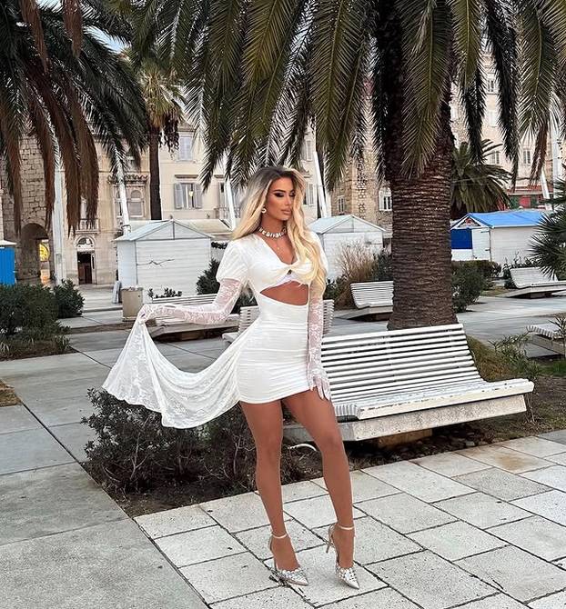 FOTO Kakve fotke! Pogledajte zavidnu liniju Lare - naše domaće fitness influencerice