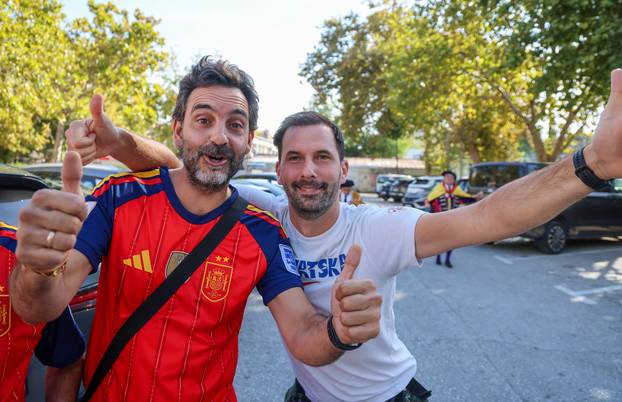 Split:  Hrvatski i španjolski navijači u sjajnoj atmosferi uoči utakmice Lige nacija