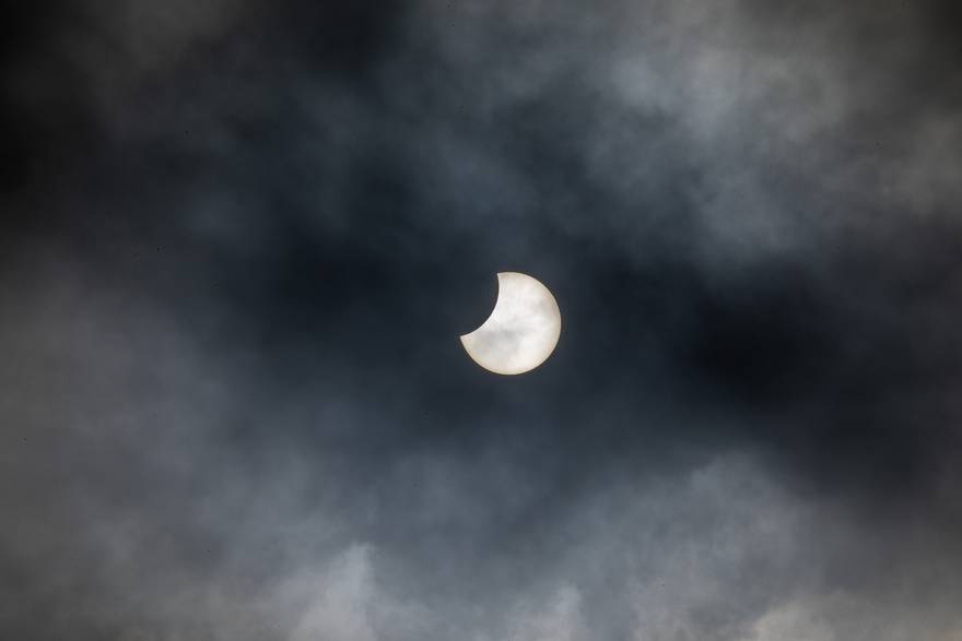 Djelomična pomrčina Sunca iznad Pule i Zagreba