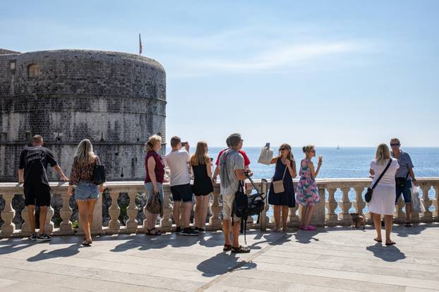 Broj turista u Dubrovniku još se uvijek ne smanjuje