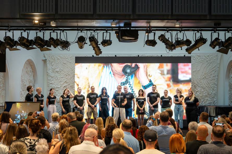 Tajna broja 21 na izložbi radova Fotosofije Damira Hoyke