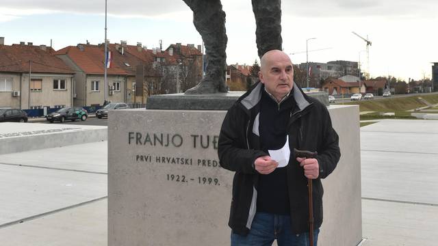 Zagreb: Policija doÄekala Zorana Ercega kod spomenika Franji TuÄmanu