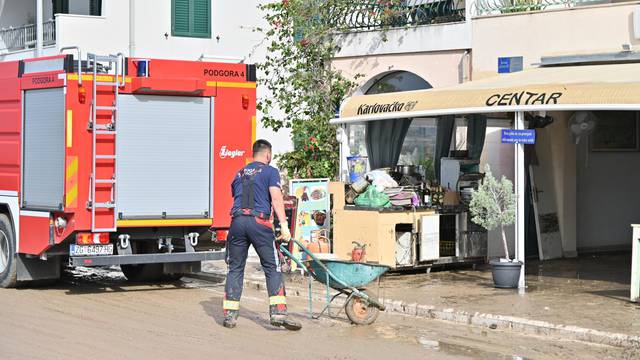 Posljedice bujične poplave u Podgori