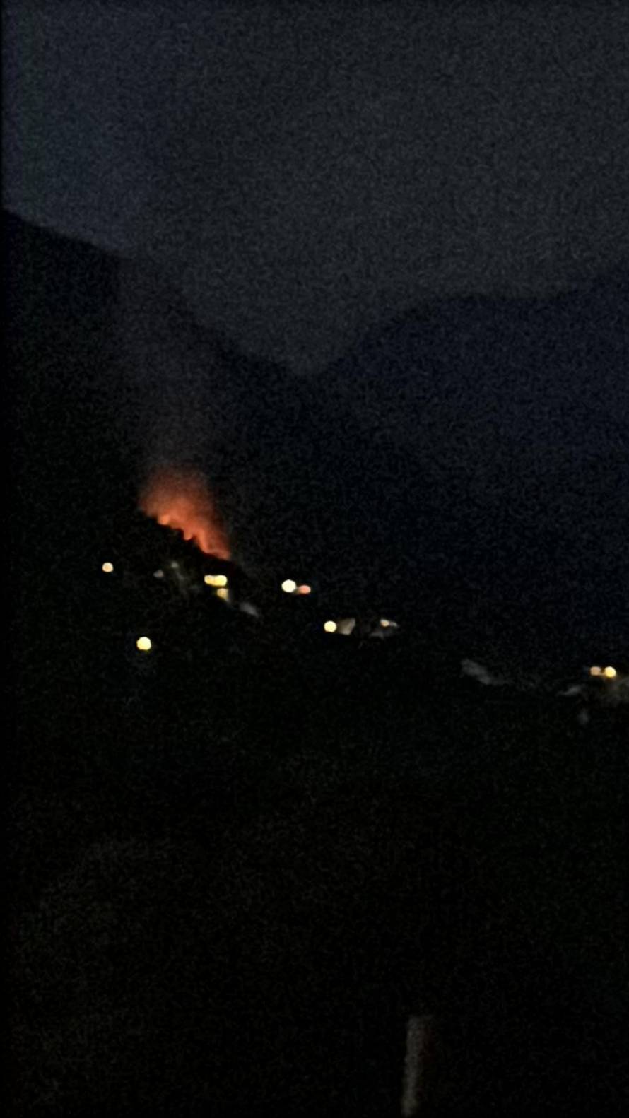 VIDEO Četiri požara kod Brela pod kontrolom, vatrogasci će ostati na terenu čitavu noć