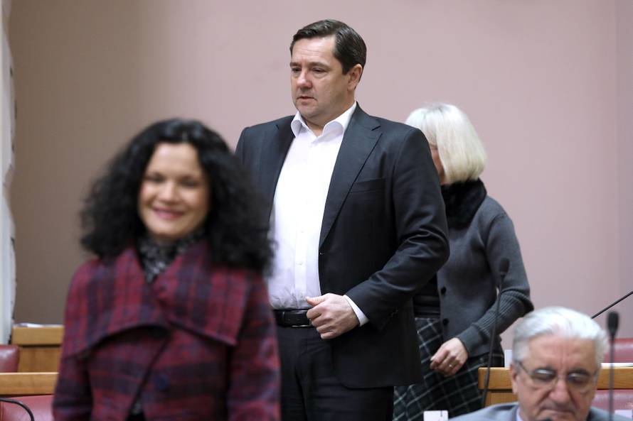 "Rekao mi je: Od tebe neće biti ništa, dođi k meni i rodi djecu"