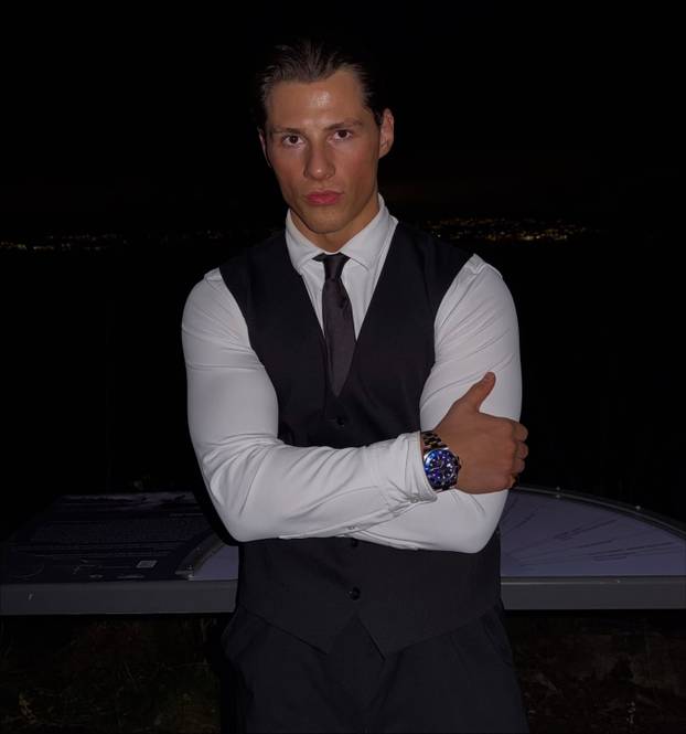 FOTO Petar studira medicinu u Norveškoj i izgleda kao Apolon: Doktore, pregledaj me!