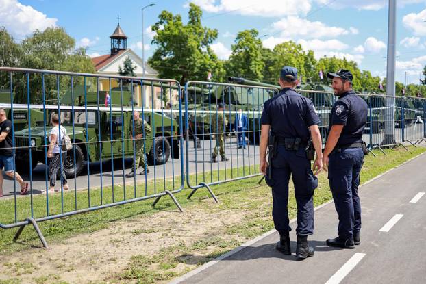 Zagreb: Izlazak vozila iz vojarne "1. gardijske brigade Tigrovi - Croatia"
