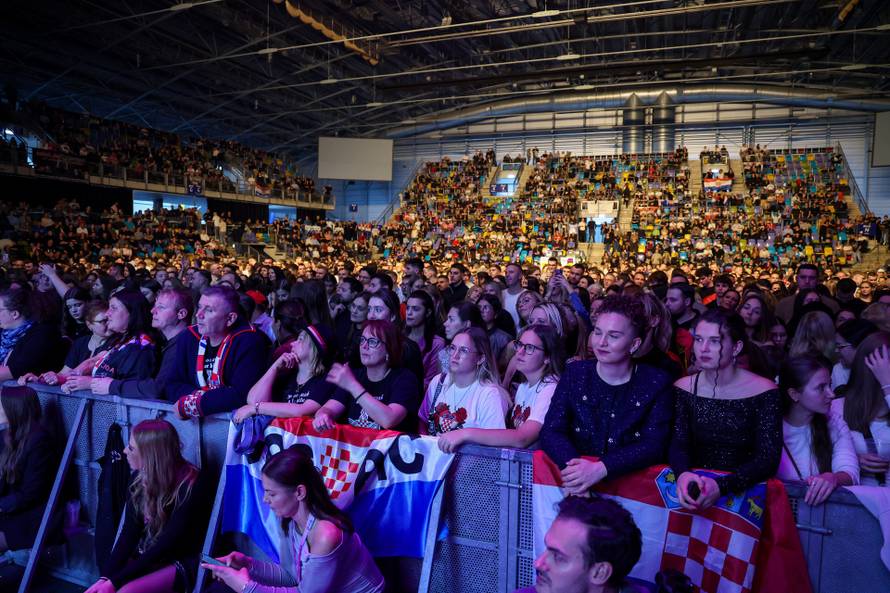 Frankfurt: Hrvatska noć u Suwag Energie Areni